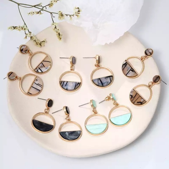 “Round & Round” Chic Marble Circle Drop Earrings - Picture 10 of 10